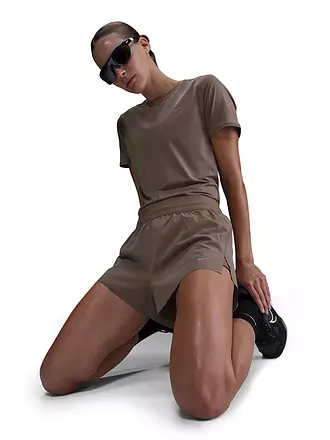 NIKE | Short de course Swift pour femmes | braun